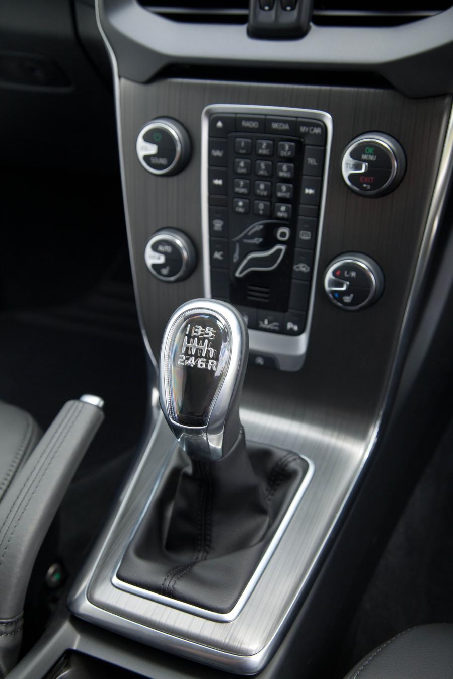  Volvo V40 2012 года  (фото 39 из 183)